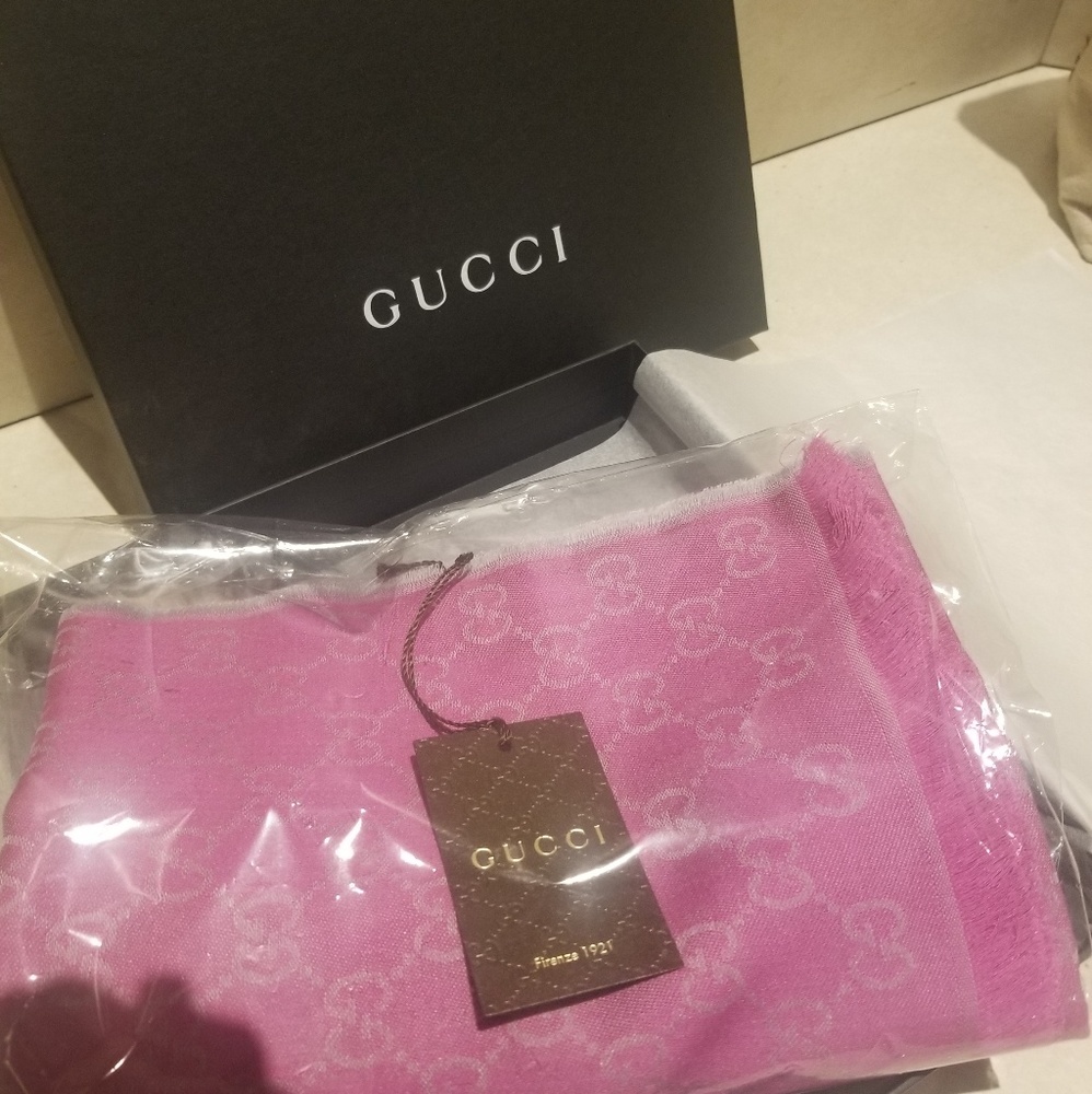 Gucci scarf